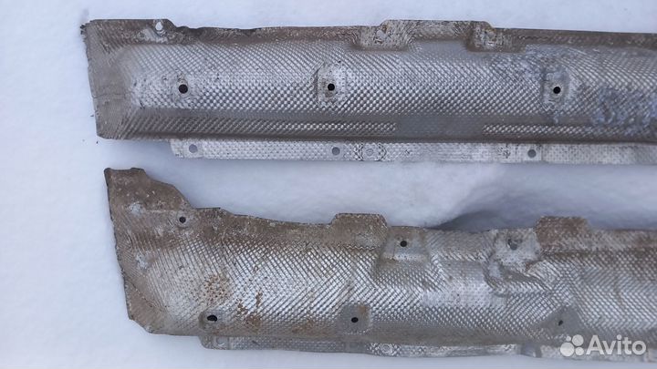 Range Rover Evoque термозащита глушителя нижняя