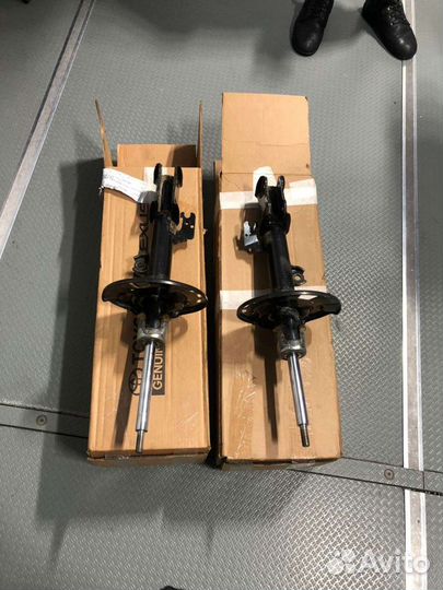 Стойка передняя lexus rx 200 t