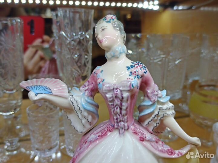 Фарфоровые статуэтки