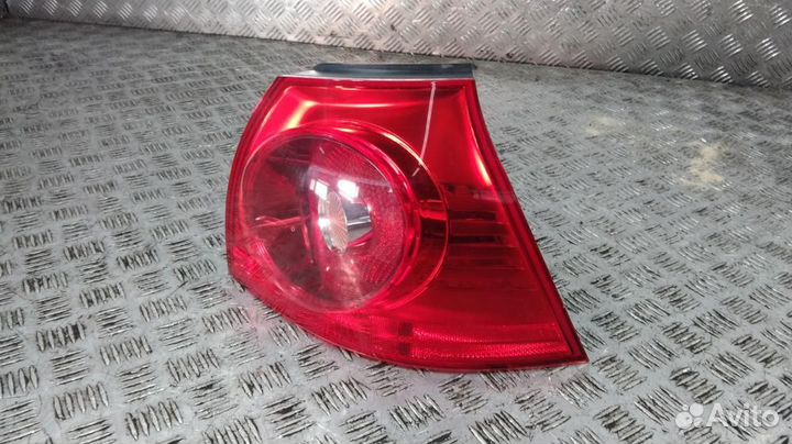 Фонарь 1K6945096E Volkswagen Golf 5 (2003-2009)