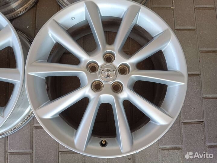 Оригинал Toyota r-17 (5x100) 4 шт. как новые
