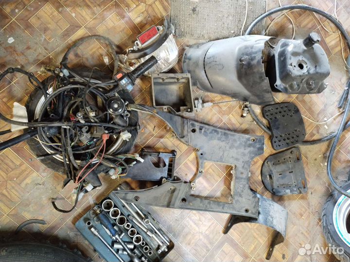 Запчасти на китайский скутер