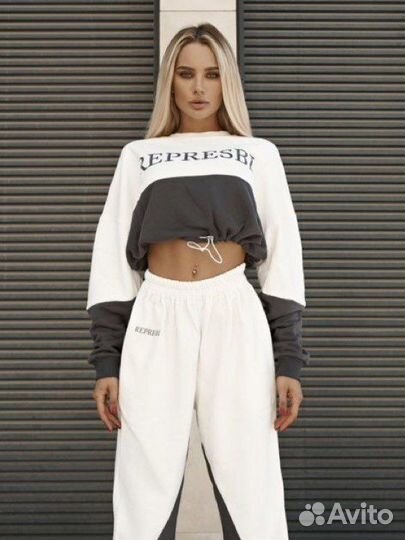 Костюм спортивный