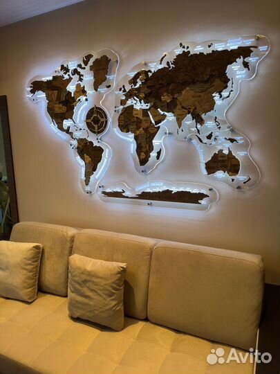 Карта мира на подложке из оргстекла