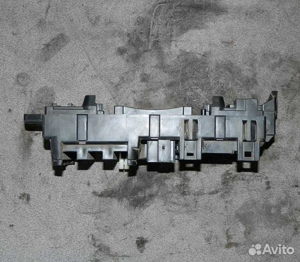 Блок предохранителей Mitsubishi Galant 7 1.8 4G93