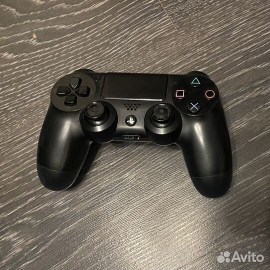 Sony playstation 4 в хорошем техническом состоянии