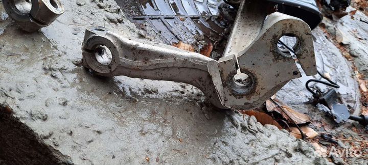 Кулак поворотный audi A8 D3