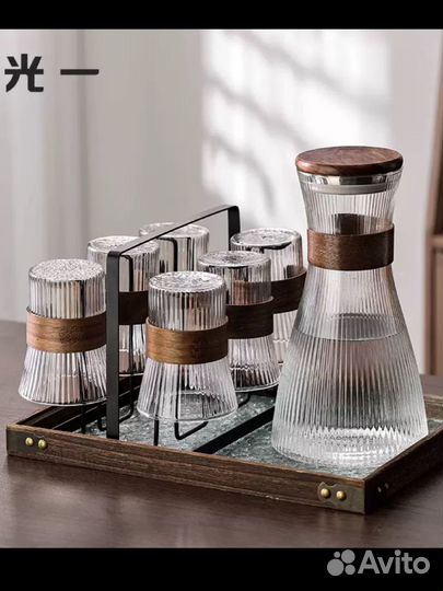 Графин со стаканами