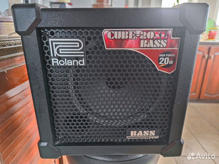 Roland Cube 20XL Bass Комбоусилитель для бас гитар