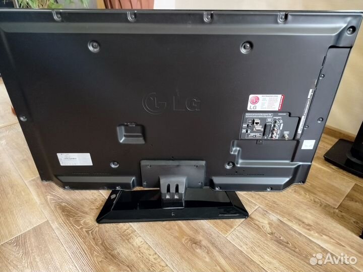 Телевизор LG 42 дюйма