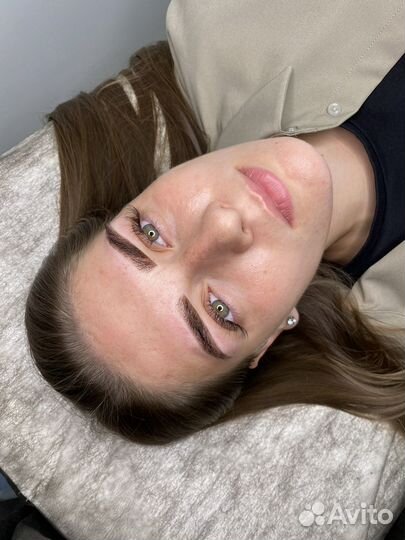 Модель на пеоманентный макияж бровей