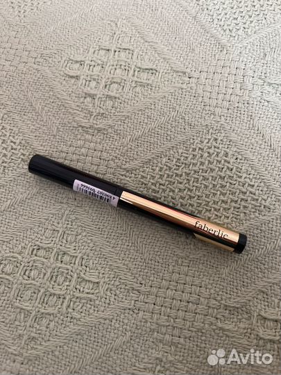 Жидкая подводка для глаз бирюзовая