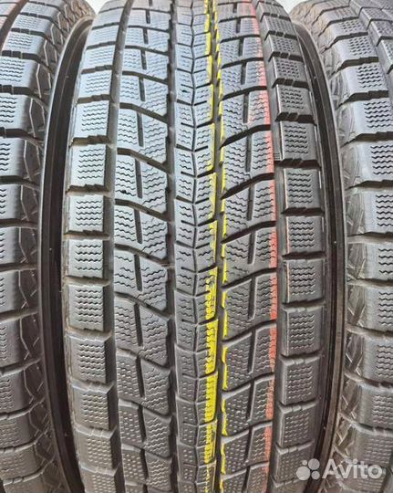 Dunlop Winter Maxx SJ8 215/60 R17 96Q