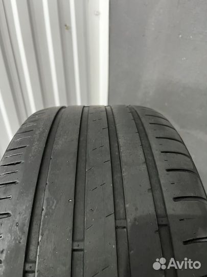 Kumho Ecsta HS51 235/45 R17 W