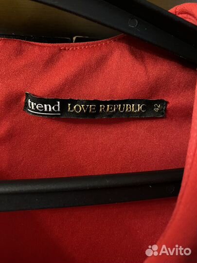 Красное короткое платье