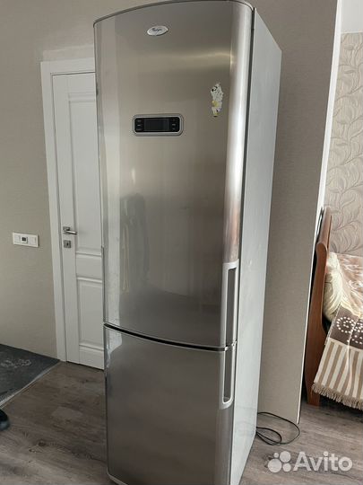 Холодильник Whirlpool
