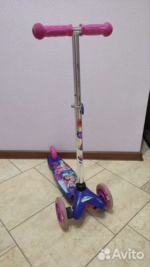 Самокат детский со светящимися колесами