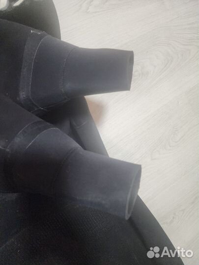 Сухой гидрокостюм