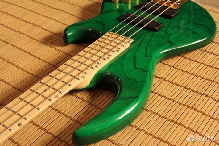 Бас гитара Conklin