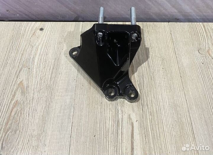 Опора двигателя двс Кронштейн Hyundai I30