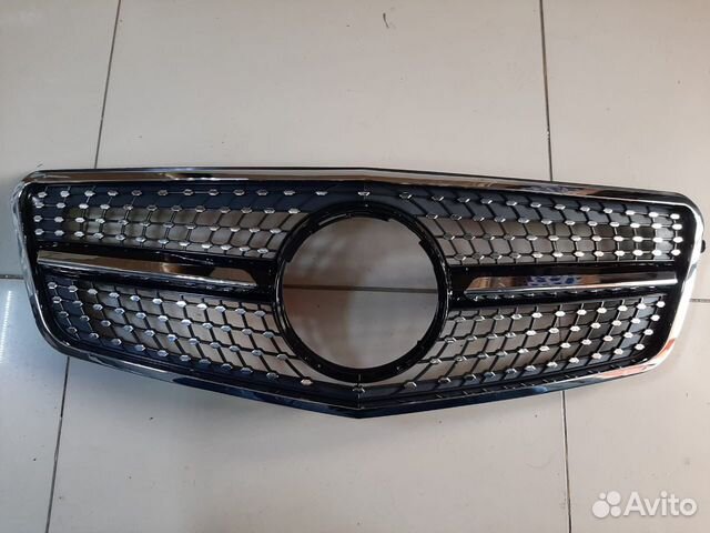 Решетка радиатора Mercedes w212 (2009-12)до рест