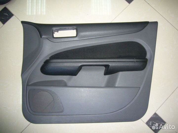 Обшивки дверей Ford Focus DB hwda 2007