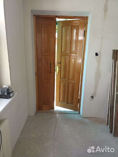 Дверь входная деревянная