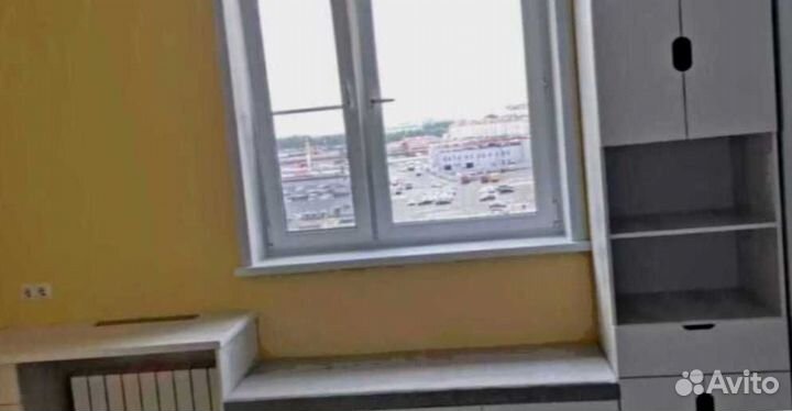 Рабочая зона в углу у окна