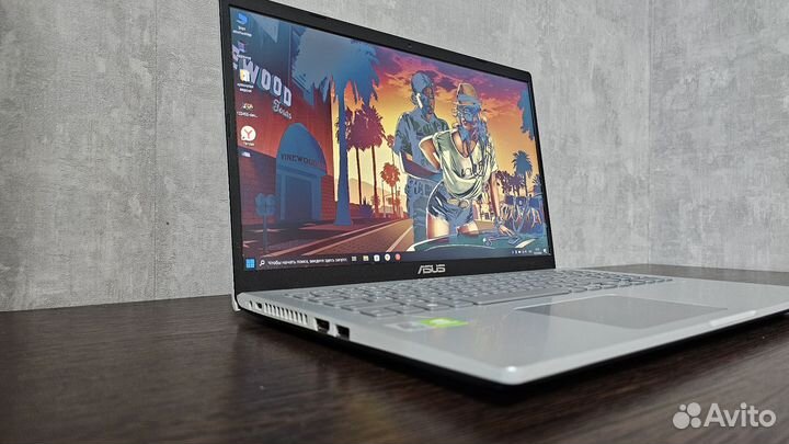 Ноутбук asus core i3/SSD