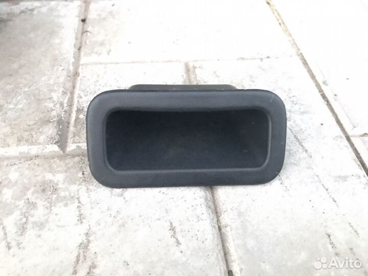 Обшивка крышки багажника mazda 3 бл