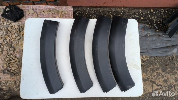 Задняя левая накладка Sandero Stepway I