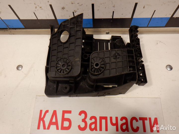 Корпус блока предохранителей Skoda Octavia