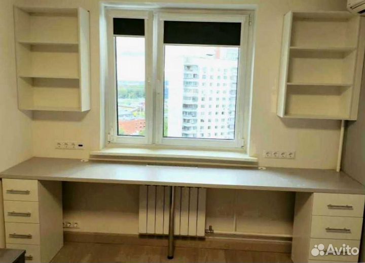 Детская рабочая зона у окна