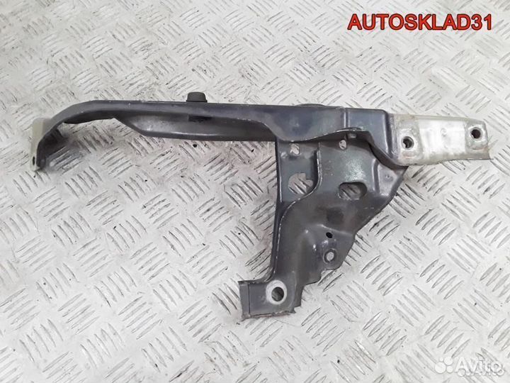 Панель передняя правая Opel Astra H 13237139