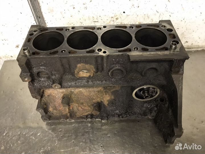 Блок цилиндров пустой Z16XE 1.6 Opel Astra G