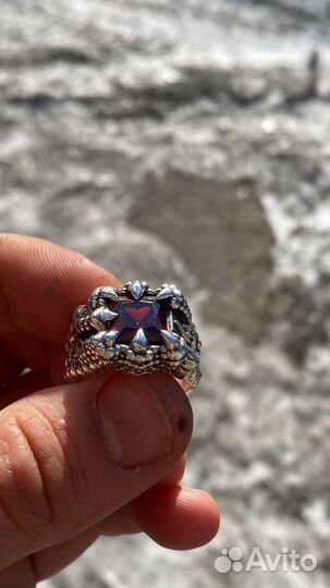 Перстень с фианитом цвета гранат 19 гр