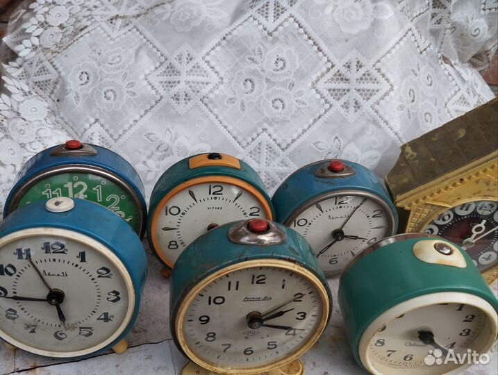 Часы будильник СССР
