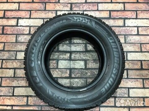 Bridgestone Ice Cruiser 7000 215/65 R16 98T