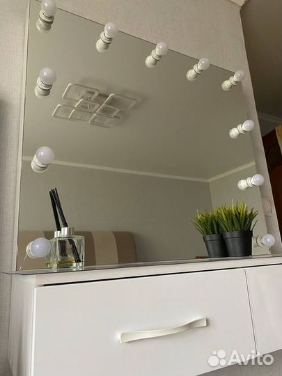 Зеркало, туалетный столик