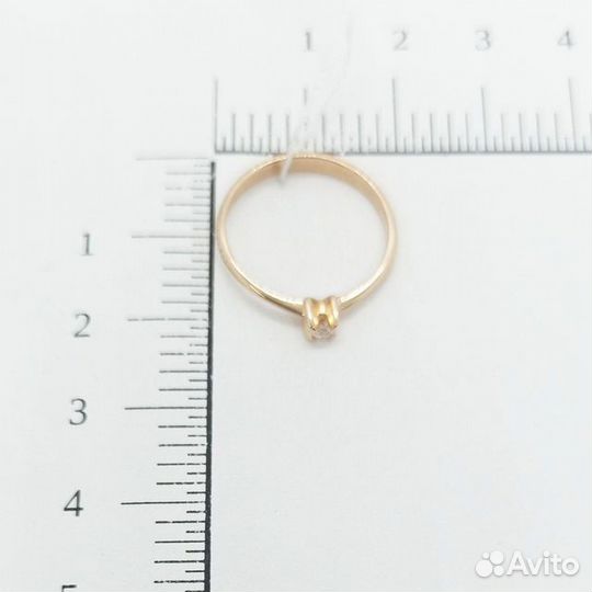 Кольцо с природным камнем Золото