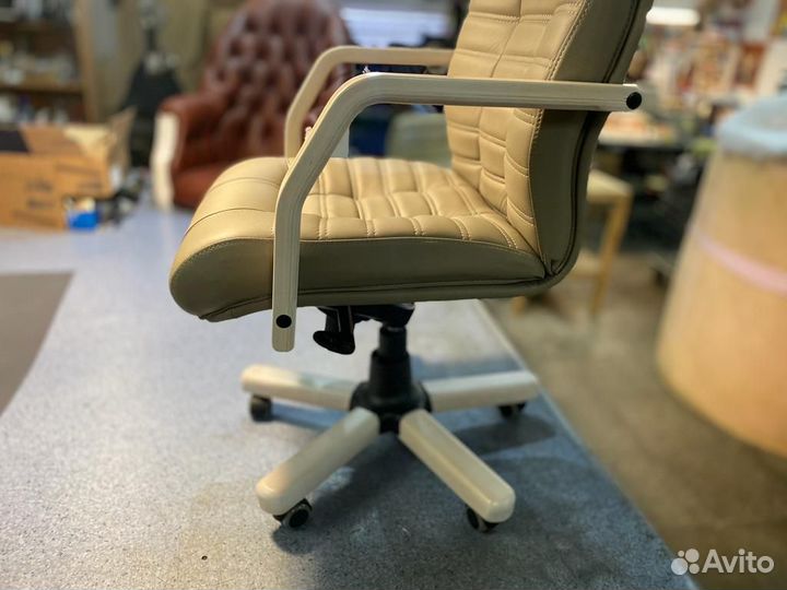 Компьютерное кресло