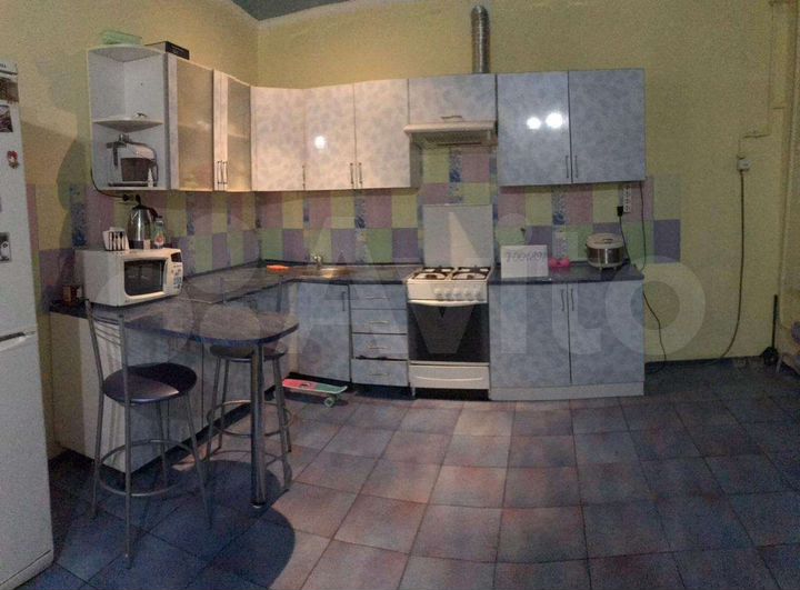 3-к. квартира, 131 м², 1/9 эт.