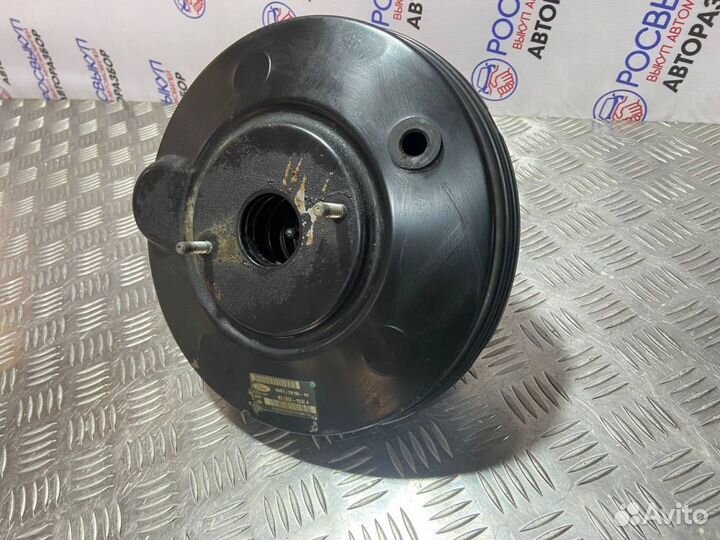 Усилитель тормозов вакуумный Ford Focus 3