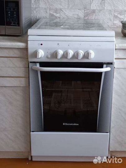 Газовая плита с электрической духовкой