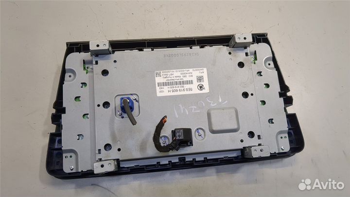 Панель управления магнитолой Skoda Octavia (A7), 2