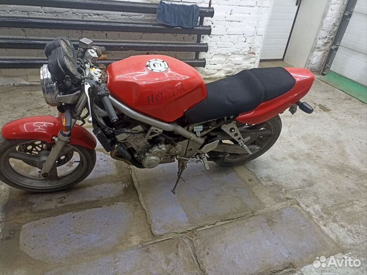 Honda CB1