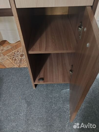 Письменный стол