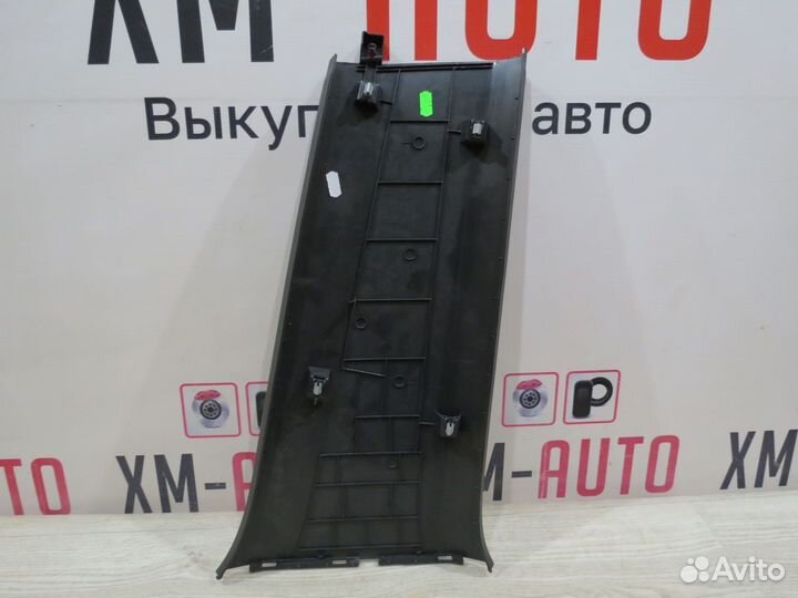 Обшивка средней стойки левая Skoda Rapid