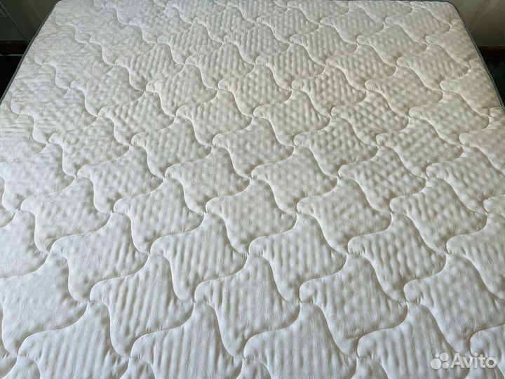 Матрас с основанием 180х200