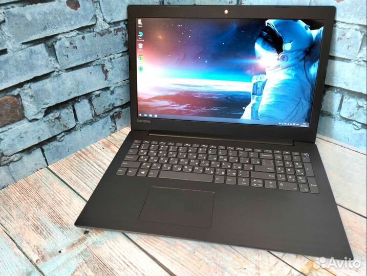 Свежий Lenovo 4 ядра/ две видеокарты/ SSD 240